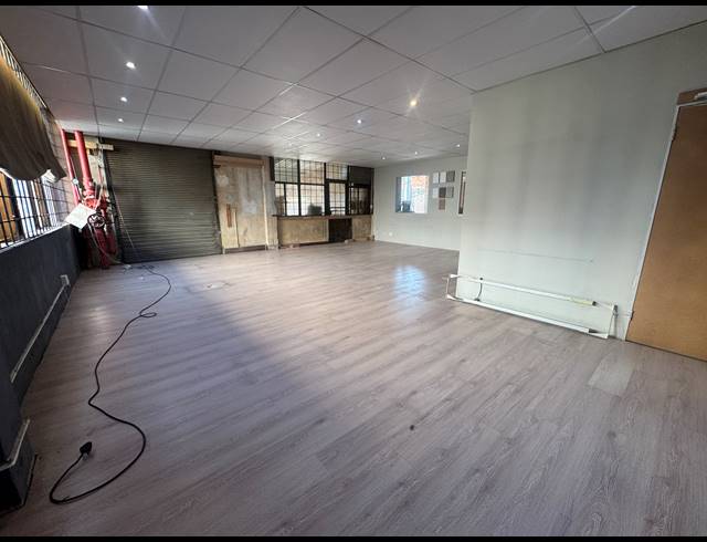 2,800M² WAREHOUSE TO LET IN KEW INDUSTRIAL